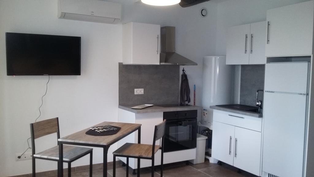 Appartement La Pomme D'Or LʼIsle-sur-la-Sorgue Eksteriør billede