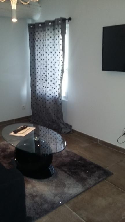 Appartement La Pomme D'Or LʼIsle-sur-la-Sorgue Eksteriør billede